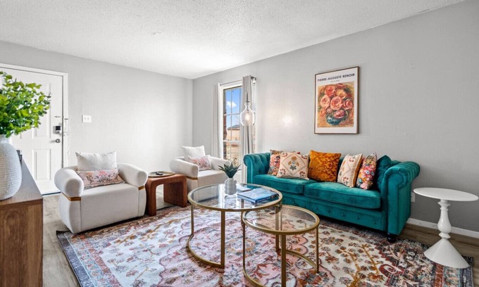 Garland Apartamento | *Colorful Cozy Escape w/ Grill