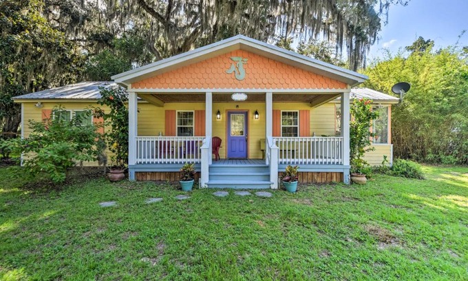 St. Marys Casa | Colorful St Marys Home Walk to Waterfront!