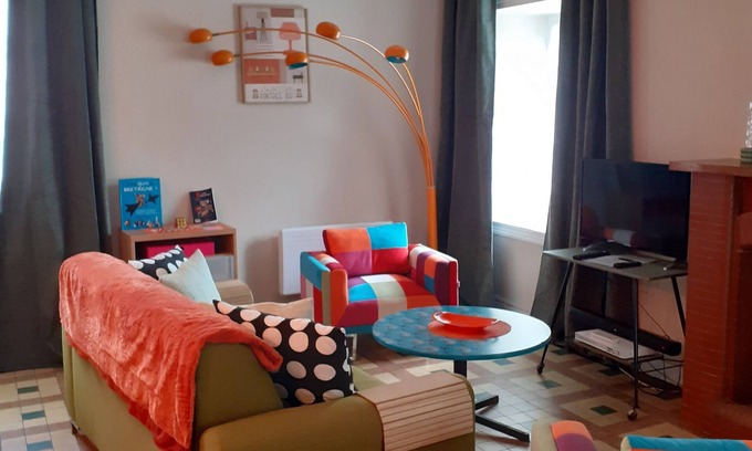 Roz-sur-Couesnon Apartamento | Colourful cosy apartment close to Mont Saint Michel
