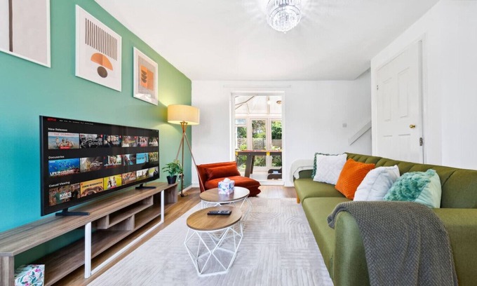 South Bermondsey Casa | Spacious House - Moments To City - The Shard View -Sleeps 6 - Long Stay Discount