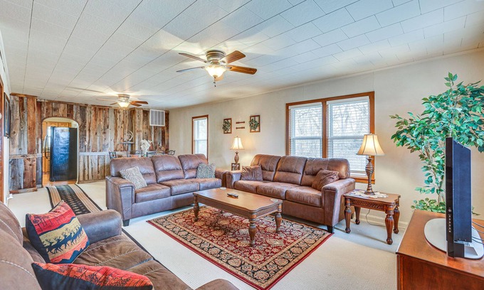 Kingsdown Casa | Comanche County Home Near Hunting & Fishing!