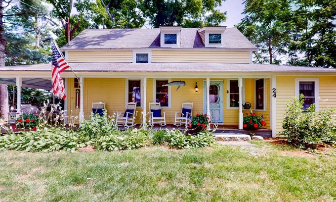 Buzzards Bay Casa | Come About Cottage