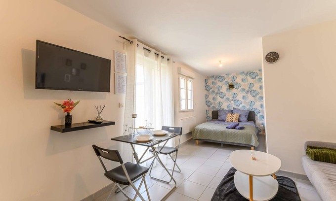 Tremblay-les-Gonesse Apartamento | Come and discover the cocoon of l'impasse in Tremblay en France with our Deluxe studio!