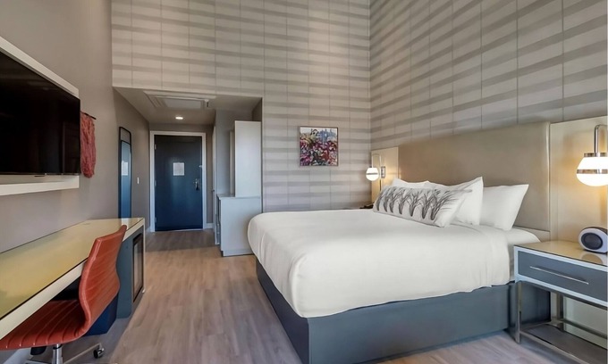 Southeast Torrance Hotel | Come Create Memories w/ Fun-filled Adventures at this Paradise! Free Parking!