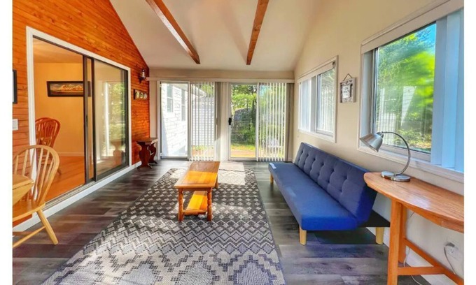 Centerville Casa | Come Relax at the Pine Ridge Retreat