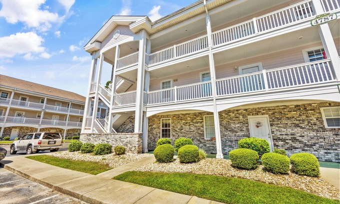Central Myrtle Beach Condominio | Come stay at our MYRTLE BEACH ESCAPE! Minutes from everything!