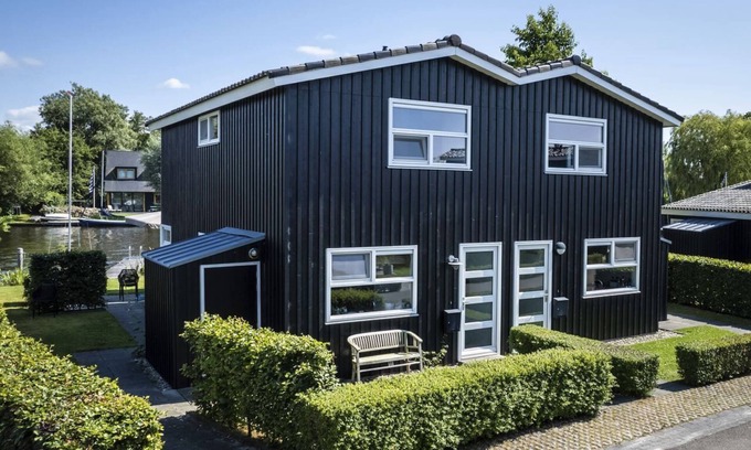 Terherne Casa | Comfort 4-person bungalow in the holiday park Landal Oan 'e Poel