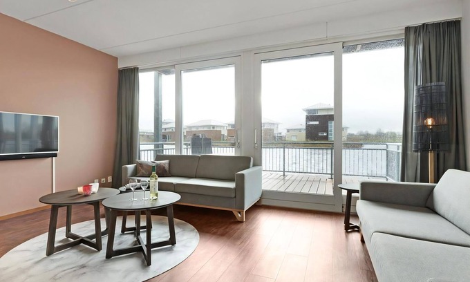 Anjum Casa | Comfort 8-person residence in the holiday park Landal Esonstad