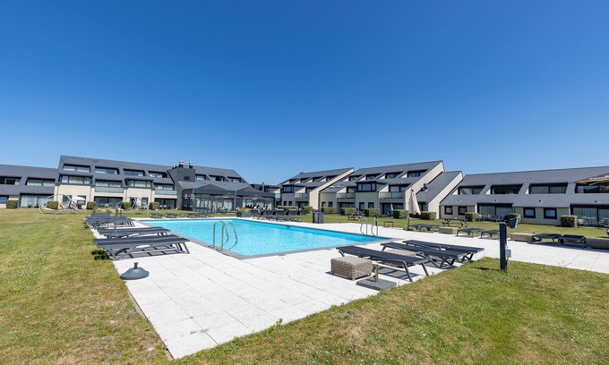 Westkapelle Hotel | Comfort and Convenience: Outdoor Pool, Free Parking, & Outdoor Activities