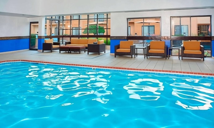 Auburn Hills Complejo | Comfort and Relaxation! 2 Comfortable Units, Indoor Swimming Pool, Pet-friendly!