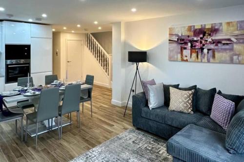 Selsdon and Ballards Casa | Comfort and Style !