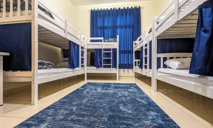 Dubai Villa | Comfort Bed inn Hostel - 15min from city center/ High Speed Wifi and AC