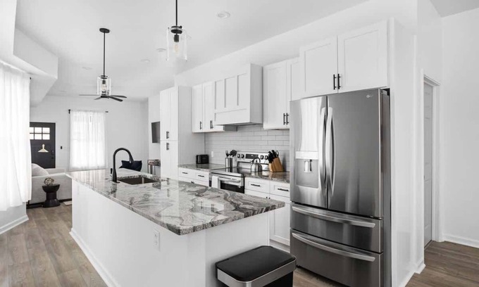 Holy Cross Casa | Comfort & Convenience in Circle City