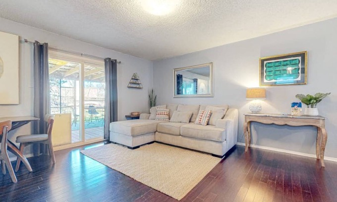 Austin Casa | Comfort, convenience, and luxury appointments ☆SouthWest Austin Hideaway