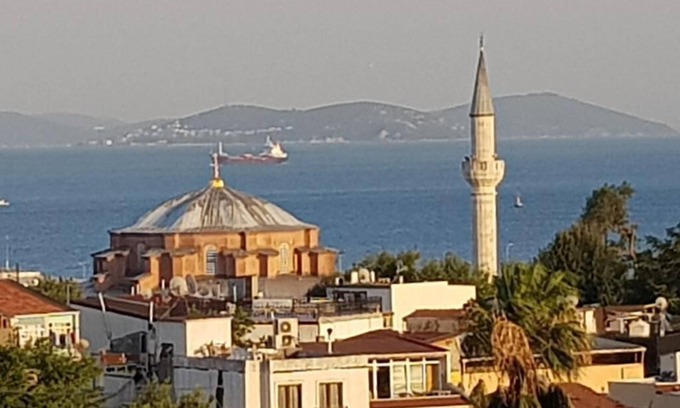 Emin Sinan Apartamento | Habitación Familiar Confort con Kichenette