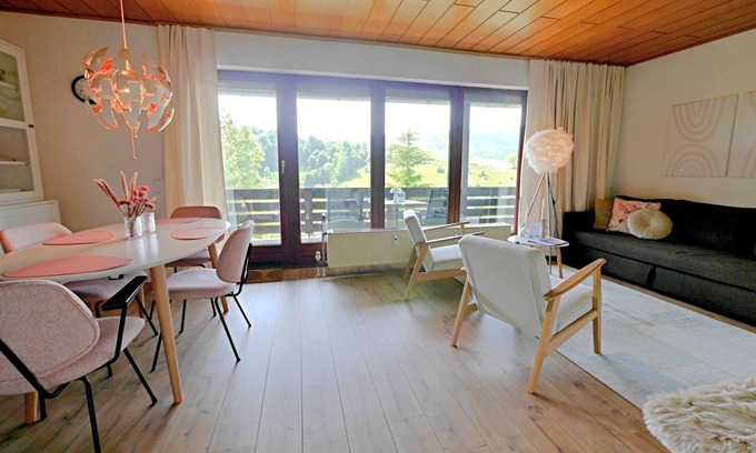 Schwalefeld Apartamento | Comfort holiday flat Schöner Ausblick*** with balcony