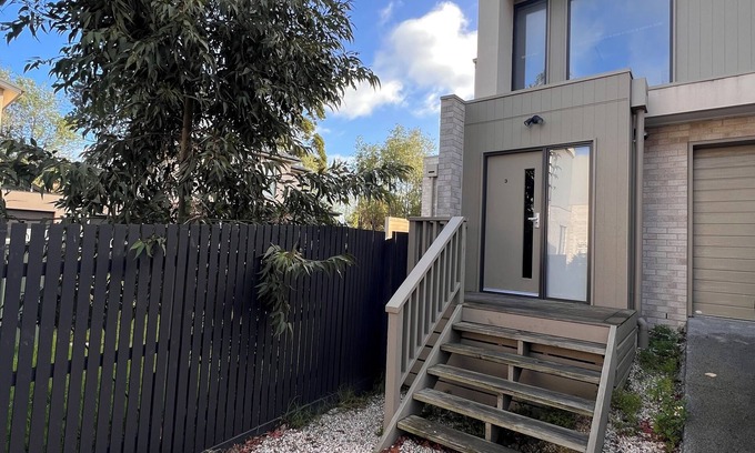 Frankston Casa | Comfort natural Frankston home in middle of everything
