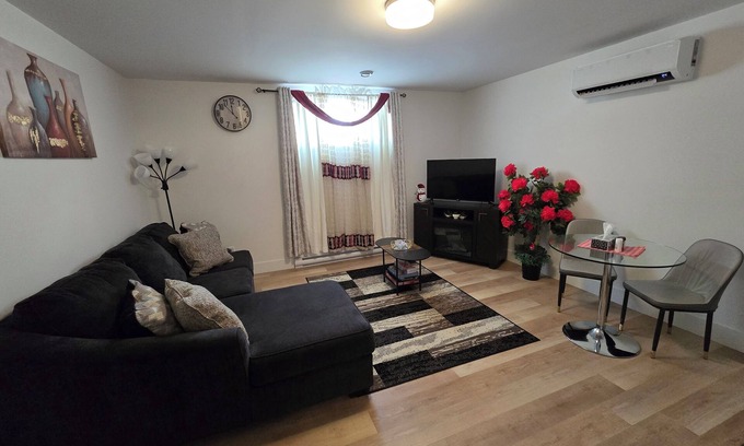 Riverview Apartamento | Comfort Oasis apartment with AC in charming Riverview New Brunswick Canada.