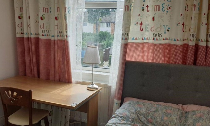 Highams Park Casa | Comfort Spacious Double Room in Chingford, London Room 2