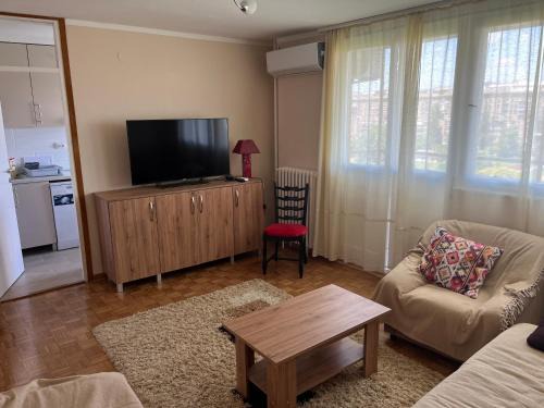 Novi Beograd Apartamento | Comfort & Style Panoramic Urban Retreat