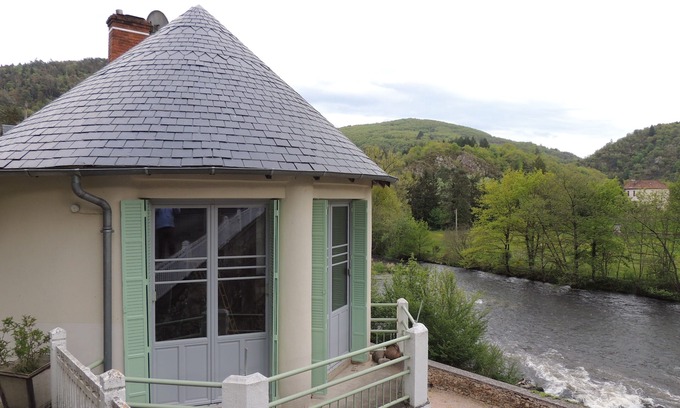 Chateauneuf-les-Bains Casa | Comoda casa para 4 personas en un antiguo molino junto ol rio