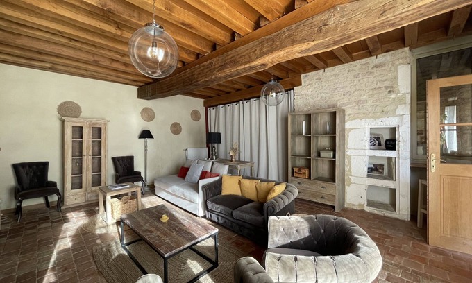 Saint-Cyr-les-Colons Cabaña | Louis-Gîte-Confortable-Baño con bañera-Terraza
