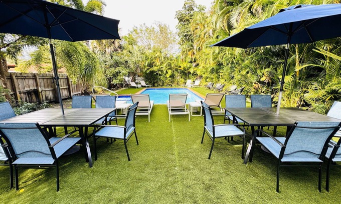 Lake Ridge Apartamento | Comfortable 1 Bedroom Apt w/ 2 Queens, Sofa Bed & Pool Access