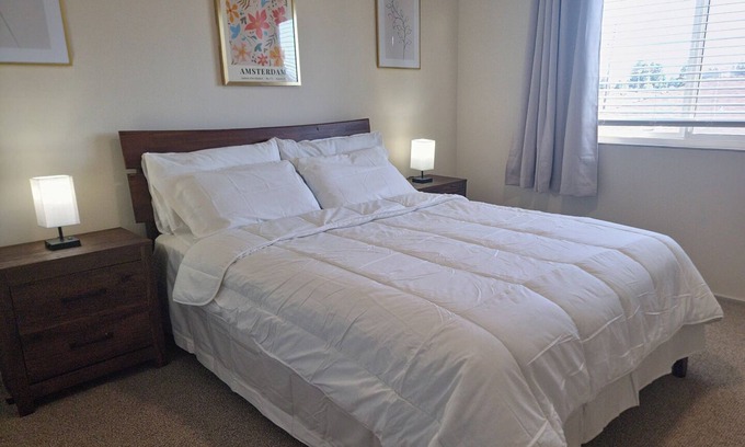 Old San Leandro Apartamento | Comfortable 2-bedroom corporate apartment with AC, WiFi in peaceful San Leandro