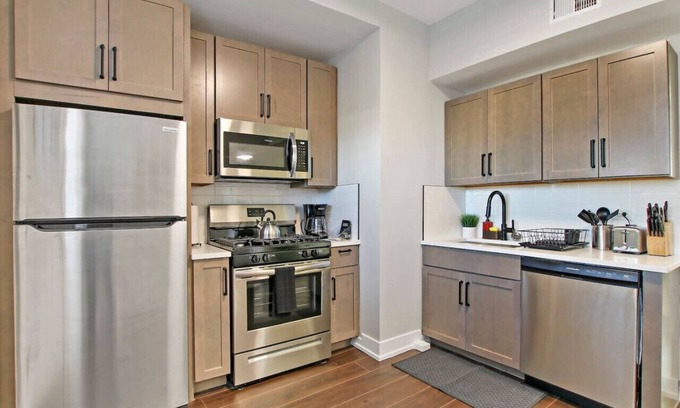 East Albany Park Apartamento | Comfortable 2-Bedroom Chicago Apartment