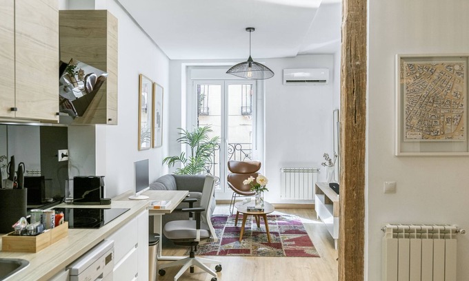 Justicia Apartamento | Comfortable 2BR/2BA in Chueca