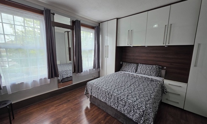 Newbury Park Apartamento | Comfortable 3BD House near Newbury Park Station
