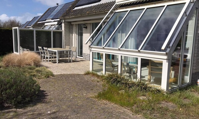 Sint Maartensvlotbrug Casa | Comfortable 6-person holiday home at walking distance from the beach, WiFi, pets allowed