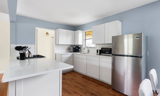 North Austin Civic Association Casa | Comfortable 6BR 3BA Home w Large Yard