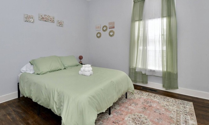 Fountain Square Casa | Comfortable & Affordable 4-Guest Stay Near Downtown Indy