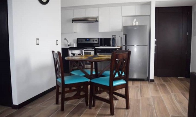 Zona 11 Apartamento | Apartamento cómodo y moderno en zona 15
