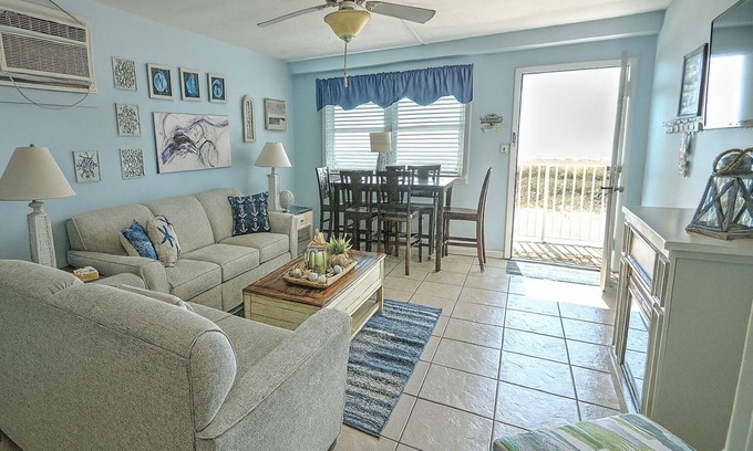 Wildwood Crest Casa | Comfortable and clean OCEAN FRONT condo in beautiful Wildwood Crest
