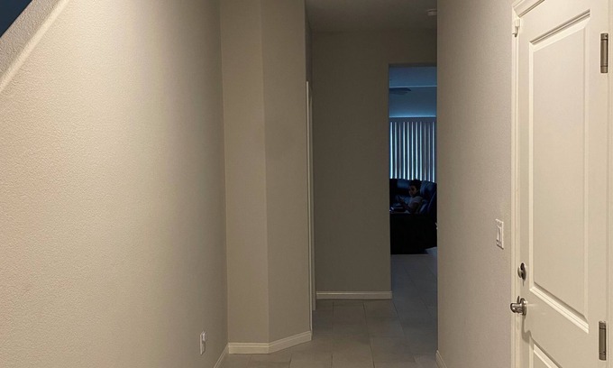 Las Vegas Casa | Comfortable and Welcoming 6 Bedroom Home with an indoor workout area.
