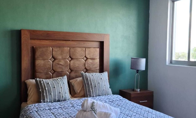 Reforma Apartamento | Cómodo Depa en el corazón de Guadalajara con alberca climatizada