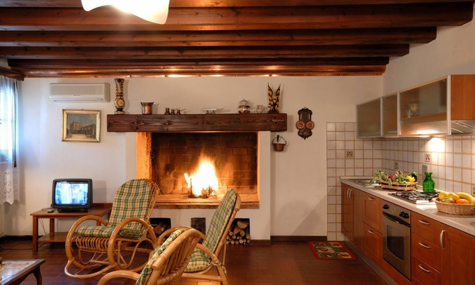 Vigonza Apartamento | Comfortable apartment in Villa Veneta with pool near Padua