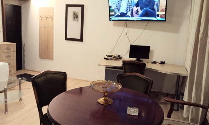 Vracar Apartamento | Comfortable apartment in delightful Beograd with WiFi, AC