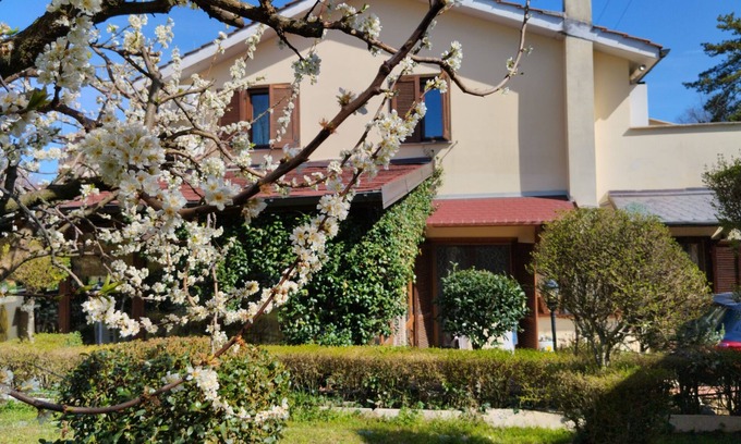 Terni Cama Y Desayuno | Comfortable B&B Angolo Verde in Terni with terrace