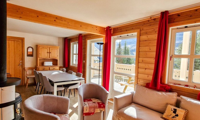 Flaine Chalet De Esquí | Chalet acogedor con estufa y terraza, 3 habitaciones, garaje, mascotas permitidas