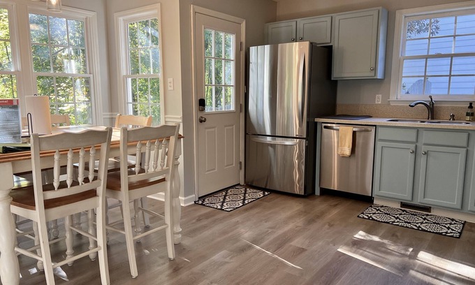 Apex Casa | Comfortable, Clean, and Convenient to Everything!