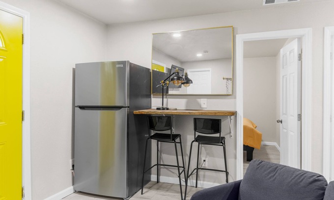 Compton Apartamento | Comfortable Compton 2 Bed APT 1