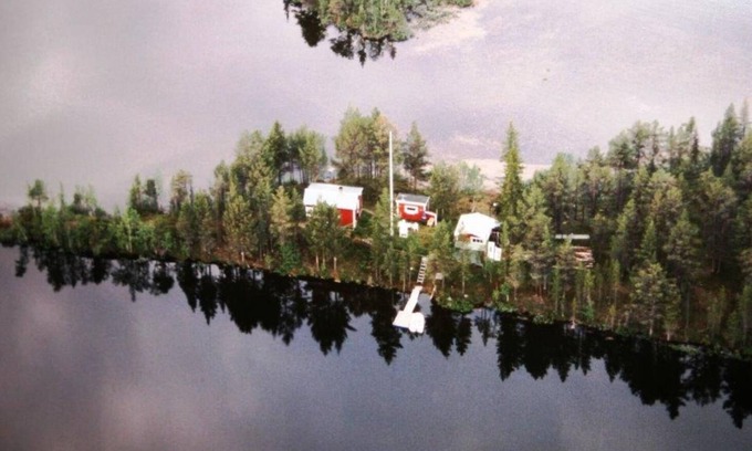 Kurravaara Casa | Comfortable cottage surrounded by water, fantastic scenery and in private location