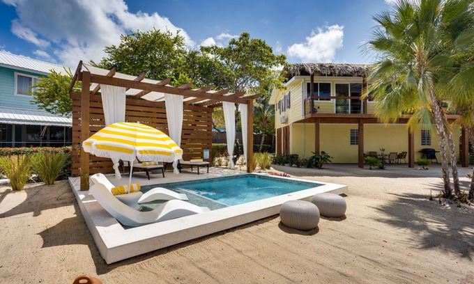 Placencia Villa | Comfortable designer house in Maya Beach w/ Pool
