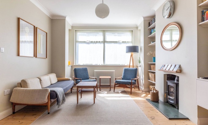 Leyton Casa | Comfortable Family Home with Lots of Space