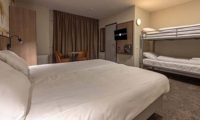 Krachtighuizen Hotel | Comfortable Forest Stay | Hotel Room Close to Veluwe Park Trails - 2 Units