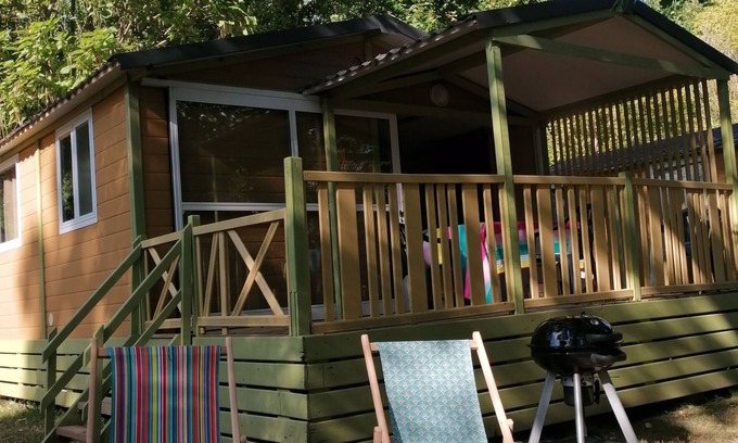Calviac-en-Perigord Chalet De Esquí | Comfortable family chalet 10 metres from the Dordogne river