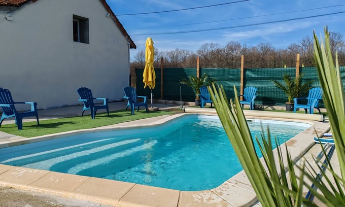 Savigny-Poil-Fol Casa | Cómoda casa de campo con piscina y jacuzzi privado sin vecinos rodeados de animales